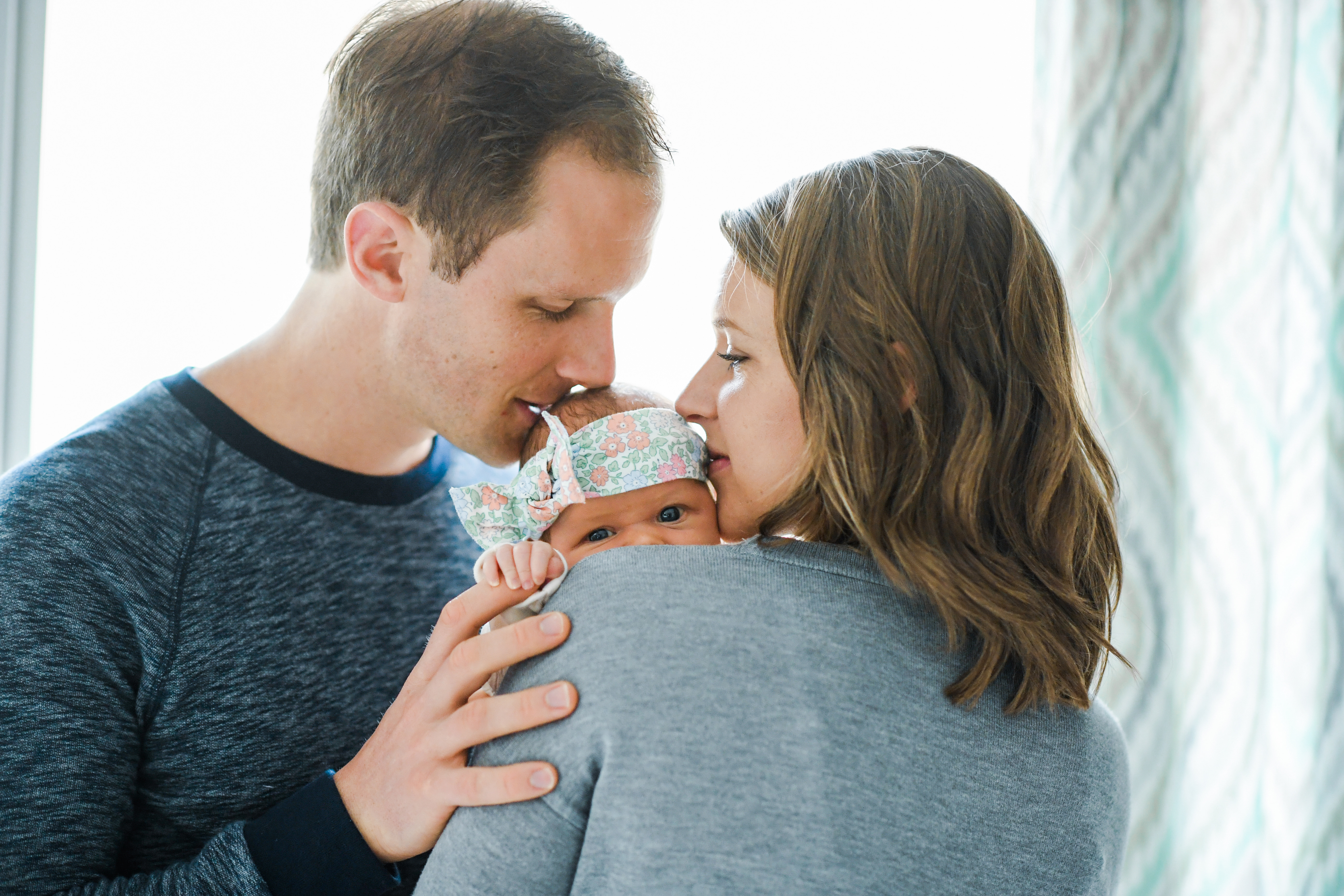 Newborn-family-lifestyle-portraits-california